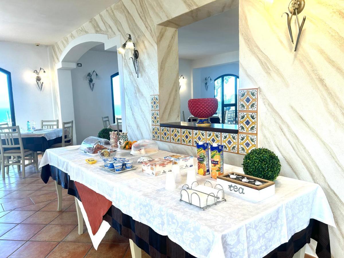Bed and Breakfast La Collina Sul Mare Пальма-ди-Монтекьяро Экстерьер фото