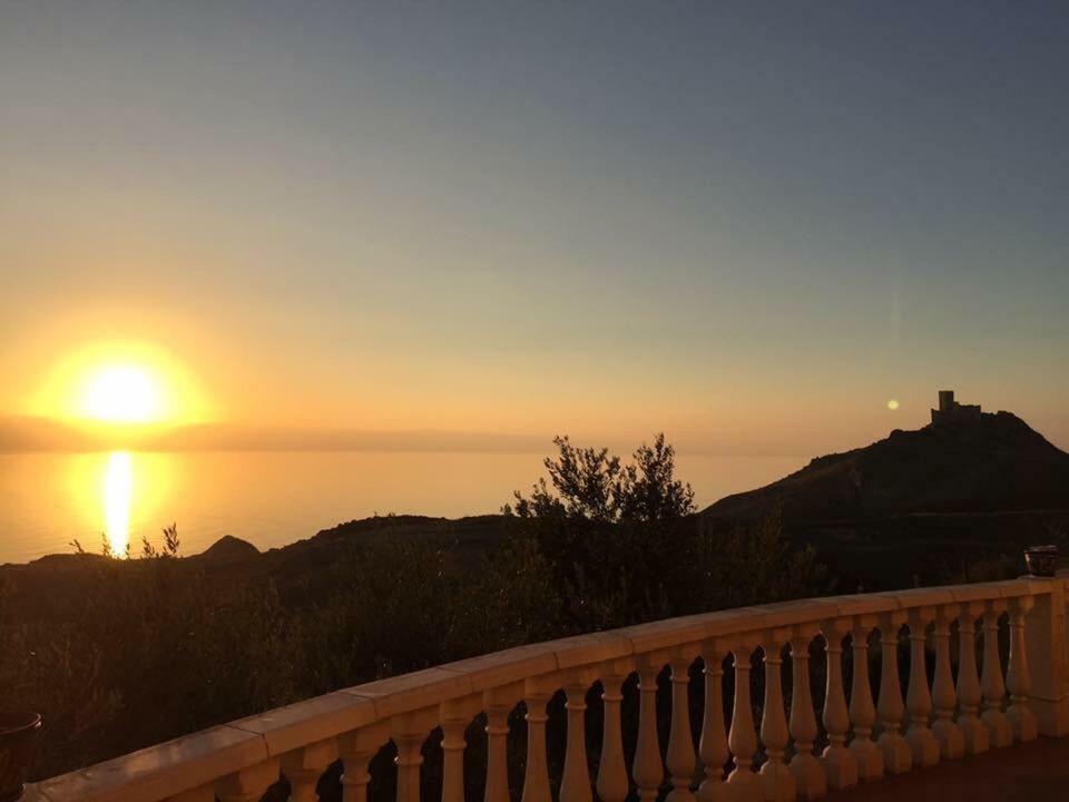 Bed and Breakfast La Collina Sul Mare Пальма-ди-Монтекьяро Экстерьер фото